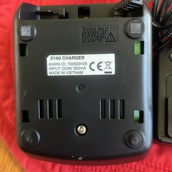 Avaya handsets and chargers. Chargers work and handsets charge. - Picture 3 of 4